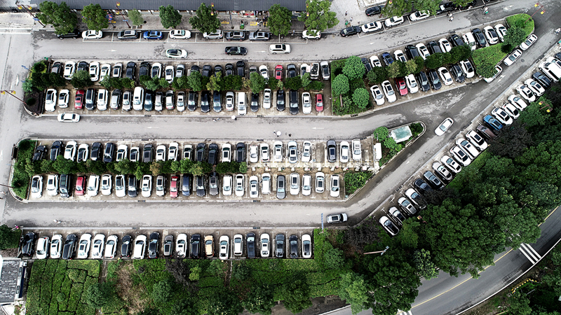 免費(fèi)停車！大連游客為黃龍洞景區(qū)停車場(chǎng)點(diǎn)贊